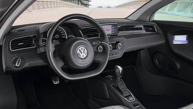 Segundo a VW, o XL1 poderá acelerar de 0 a 100 km/h em 12,7 segundos e chegar aos 160 km/h. A fabricante afirma que será possível rodar até 50 quilômetros apenas com eletricidade | <a href="%20https://preprod.quatrorodas.abril.com.br/saloes/genebra/2013/vw-xl1-73439" rel="migration"></a> Segundo a VW, o XL1 poderá acelerar de 0 a 100 km/h em 12,7 segundos e chegar aos 160 km/h. A fabricante afirma que será possível rodar até 50 quilômetros apenas com eletricidade | <a href="%20https://preprod.quatrorodas.abril.com.br/saloes/genebra/2013/vw-xl1-73439" rel="migration"></a>