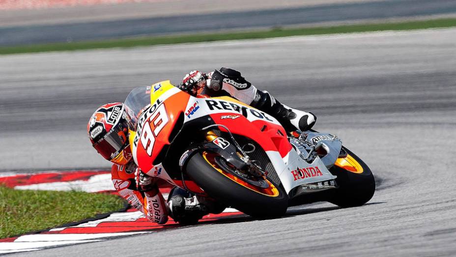 Marc Márquez garantiu o terceiro tempo na Malásia. <a href="https://preprod.quatrorodas.abril.com.br/moto/noticias/motogp-pedrosa-mais-rapido-sepang-734603.shtml" rel="migration">Leia mais</a>