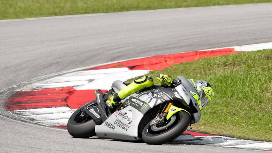 Valentino Rossi ficou apenas com o quinto lugar nos testes. <a href="https://preprod.quatrorodas.abril.com.br/moto/noticias/motogp-pedrosa-mais-rapido-sepang-734603.shtml" rel="migration">Leia mais</a>