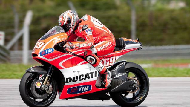 Nicky Hayden levou sua Ducati ao nono lugar em Sepang. <a href="https://preprod.quatrorodas.abril.com.br/moto/noticias/motogp-pedrosa-mais-rapido-sepang-734603.shtml" rel="migration">Leia mais</a> Nicky Hayden levou sua Ducati ao nono lugar em Sepang. <a href="https://preprod.quatrorodas.abril.com.br/moto/noticias/motogp-pedrosa-mais-rapido-sepang-734603.shtml" rel="migration">Leia mais</a>