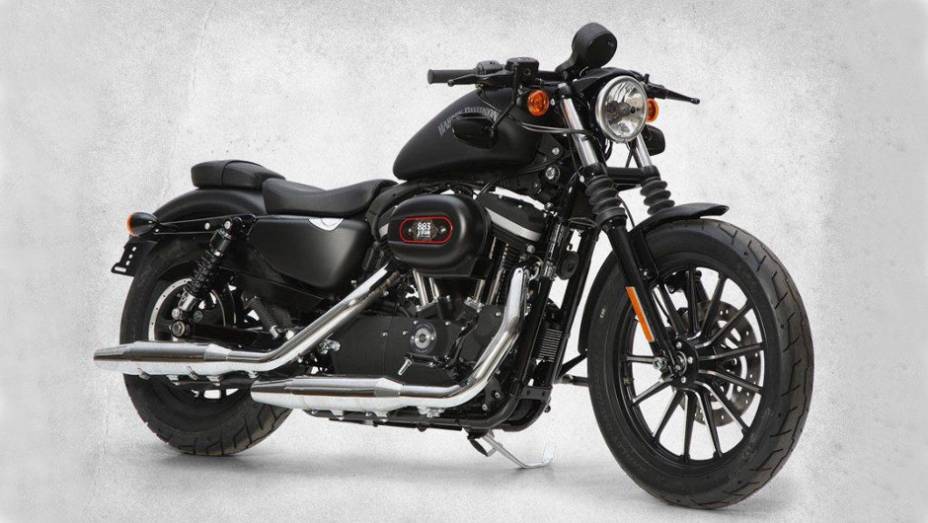 100 Harley-Davidson Iron 883 Dark Custom 2013 estão disponíveis na Espanha por 10.700 euros. <a href="%20https://preprod.quatrorodas.abril.com.br/moto/noticias/h-dlanca-edicoes-limitadas-espanha-734778.shtml" rel="migration">Leia mais</a>