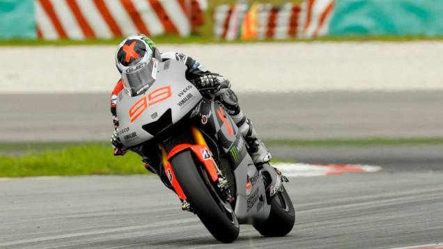 Jorge Lorenzo (Yamaha Factory Racing Team) superou Dani Pedrosa (Repsol Honda Team) nesta quarta-feira (27). <a href="%20https://preprod.quatrorodas.abril.com.br/moto/noticias/motogp-lorenzo-supera-pedrosa-sepang-734732.shtml" rel="migration">Leia mais</a> Jorge Lorenzo (Yamaha Factory Racing Team) superou Dani Pedrosa (Repsol Honda Team) nesta quarta-feira (27). <a href="%20https://preprod.quatrorodas.abril.com.br/moto/noticias/motogp-lorenzo-supera-pedrosa-sepang-734732.shtml" rel="migration">Leia mais</a>