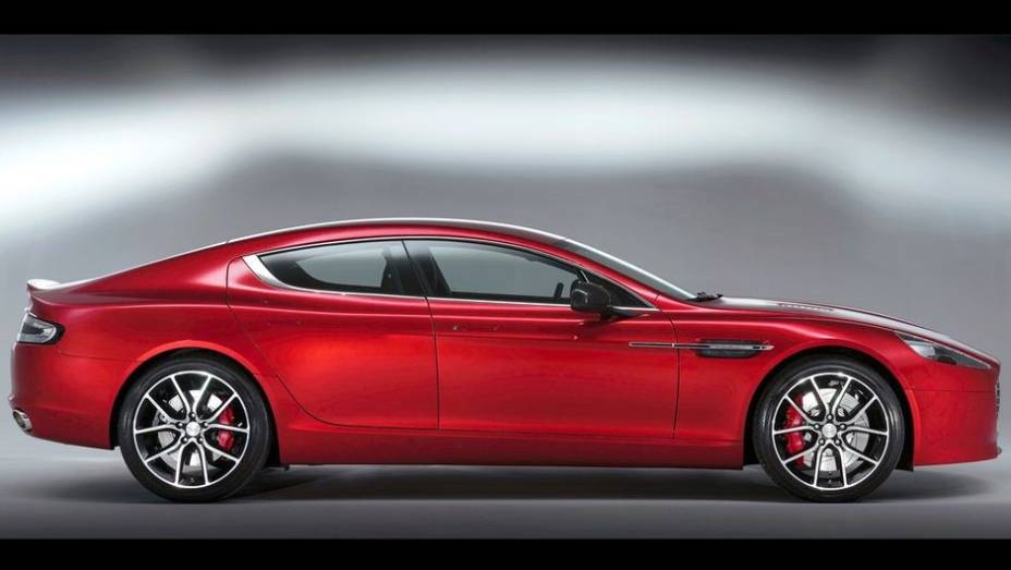 Ele é 0,3s mais rápido do que seu antecessor| <a href="https://preprod.quatrorodas.abril.com.br/saloes/genebra/2013/aston-martin-rapide-s-2013-734925.shtml" rel="migration">Leia mais</a>