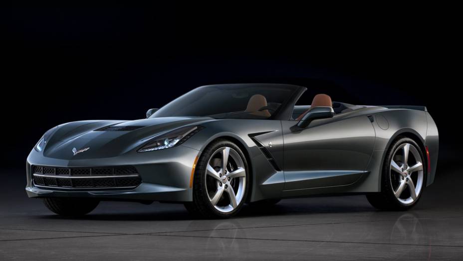 A General Motors divulgou as primeiras imagens oficiais do superesportivo | <a href="https://preprod.quatrorodas.abril.com.br/saloes/genebra/2013/chevrolet-corvette-stingray-conversivel-735080.shtml" rel="migration">Leia mais</a>