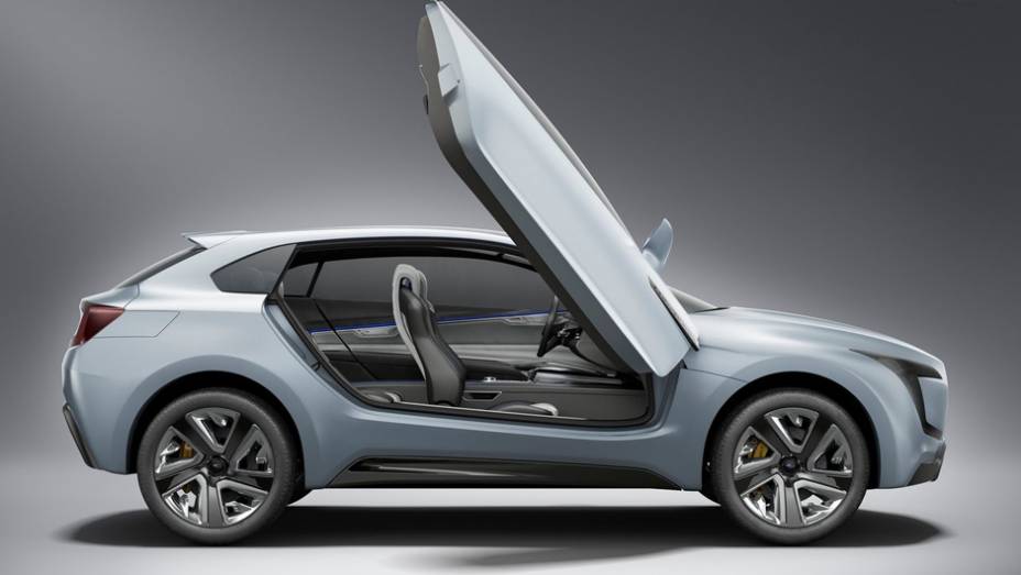 As portas abrem para cima, como em alguns modelos da Lamborghini | <a href="https://preprod.quatrorodas.abril.com.br/saloes/genebra/2013/subaru-viziv-735276.shtml" rel="migration">Leia mais</a>