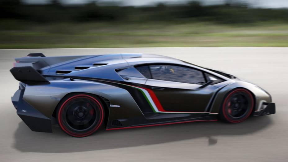 Todas as unidades foram vendidas, ao preço de 3 milhões de libras cada | <a href="https://preprod.quatrorodas.abril.com.br/saloes/genebra/2013/lamborghini-veneno-735176.shtml" rel="migration">Leia mais</a>