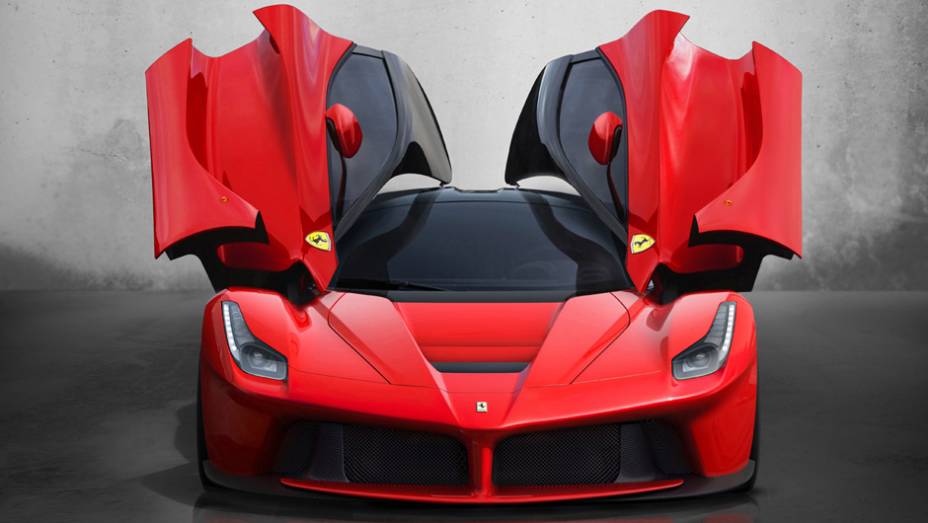 Esportivo produz 963 cavalos de pot&ecirc;ncia e 91,7 mkgf de torque | <a href="https://preprod.quatrorodas.abril.com.br/saloes/genebra/2013/ferrari-revela-laferrari-735265.shtml" rel="migration">Leia mais</a>