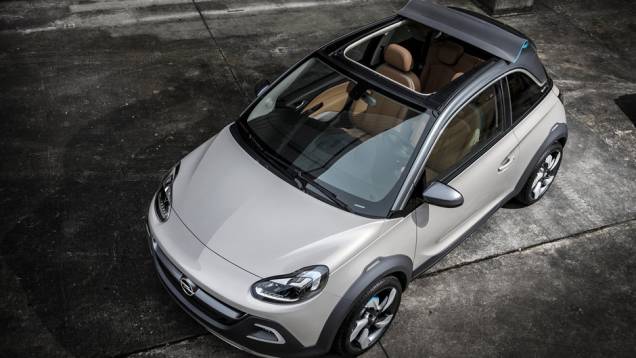 O carro perdeu seu teto tradicional e se converteu em um cabriolet | <a href="https://preprod.quatrorodas.abril.com.br/saloes/genebra/2013/opel-adam-rocks-concept-735283.shtml" rel="migration">Leia mais</a> O carro perdeu seu teto tradicional e se converteu em um cabriolet | <a href="https://preprod.quatrorodas.abril.com.br/saloes/genebra/2013/opel-adam-rocks-concept-735283.shtml" rel="migration">Leia mais</a>