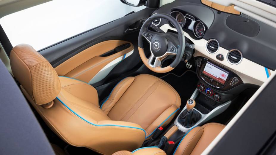 Seu interior é sofisticado | <a href="https://preprod.quatrorodas.abril.com.br/saloes/genebra/2013/opel-adam-rocks-concept-735283.shtml" rel="migration">Leia mais</a>