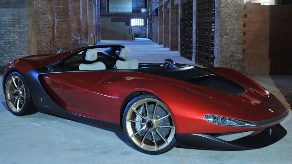 A mecânica do Pininfarina Sergio Concept é baseada na Ferrari 458 Spider | <a href="https://preprod.quatrorodas.abril.com.br/saloes/genebra/2013/pininfarina-sergio-concept-735126.shtml" rel="migration">Leia mais</a>