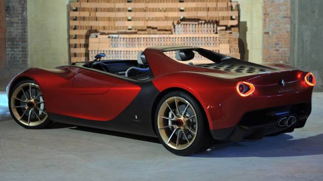 A falta de para-brisa no Sergio faz com que seus ocupantes precisem utilizar capacetes | <a href="https://preprod.quatrorodas.abril.com.br/saloes/genebra/2013/pininfarina-sergio-concept-735126.shtml" rel="migration">Leia mais</a> A falta de para-brisa no Sergio faz com que seus ocupantes precisem utilizar capacetes | <a href="https://preprod.quatrorodas.abril.com.br/saloes/genebra/2013/pininfarina-sergio-concept-735126.shtml" rel="migration">Leia mais</a>