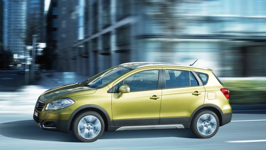 O modelo tem 4,30 metros de comprimento, sendo 2,60m de espaço entre-eixos | <a href="%20https://preprod.quatrorodas.abril.com.br/saloes/genebra/2013/suzuki-sx4-735279.shtml" rel="migration">Leia mais</a>