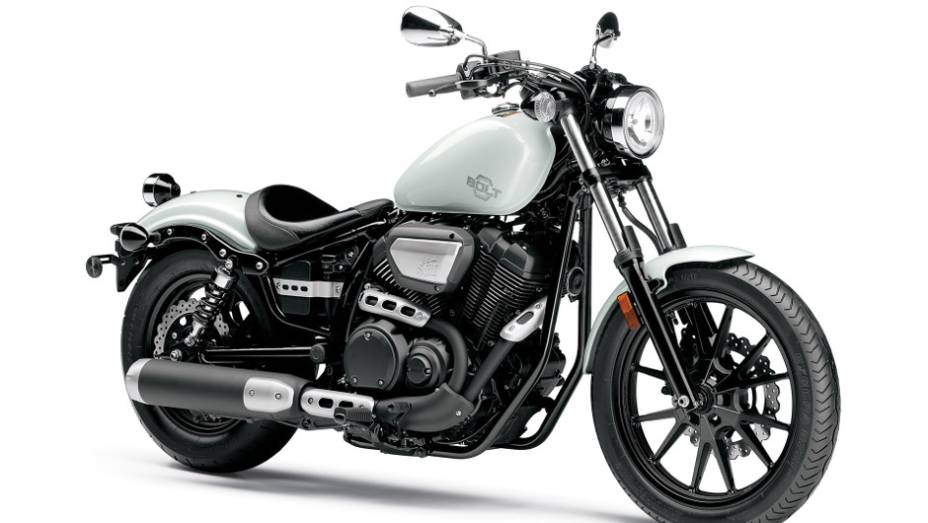 Yamaha lança custom Star Bolt nos EUA. Versão básica está disponível na cor branco pérola | <a href="%20https://preprod.quatrorodas.abril.com.br/moto/noticias/yamaha-lanca-custom-star-bolt-eua-735965.shtml" rel="migration">Leia mais</a>