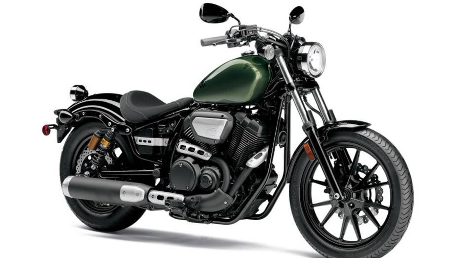 Yamaha Star Bolt R-Spec na cor verde exército | <a href="https://preprod.quatrorodas.abril.com.br/moto/noticias/yamaha-lanca-custom-star-bolt-eua-735965.shtml" rel="migration">Leia mais</a>