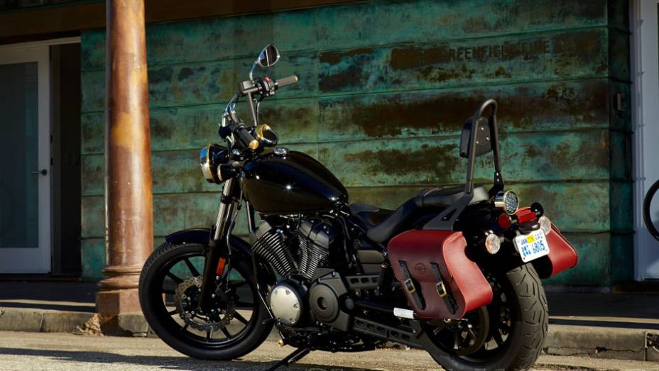 Yamaha Star Bolt na cor preta com acessórios | <a href="https://preprod.quatrorodas.abril.com.br/moto/noticias/yamaha-lanca-custom-star-bolt-eua-735965.shtml" rel="migration">Leia mais</a>