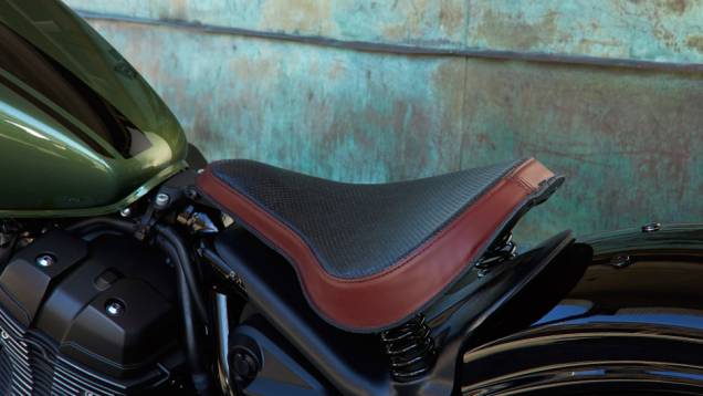 Yamaha Star Bolt R-Spec conta com banco de couro | <a href="https://preprod.quatrorodas.abril.com.br/moto/noticias/yamaha-lanca-custom-star-bolt-eua-735965.shtml" rel="migration">Leia mais</a> Yamaha Star Bolt R-Spec conta com banco de couro | <a href="https://preprod.quatrorodas.abril.com.br/moto/noticias/yamaha-lanca-custom-star-bolt-eua-735965.shtml" rel="migration">Leia mais</a>