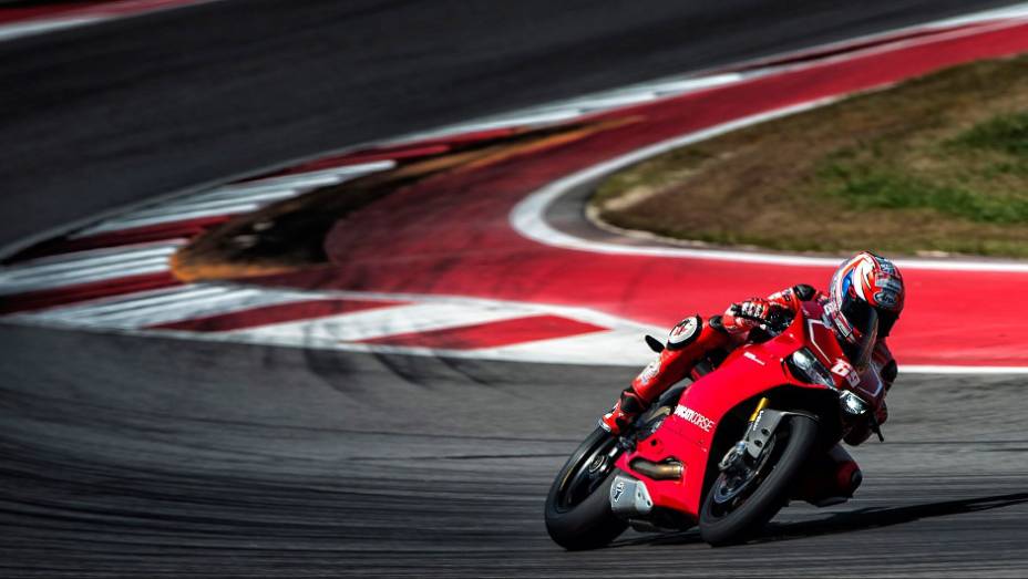 Nicky Hayden não participou do teste privado realizado em Austin na última semana | <a href="https://preprod.quatrorodas.abril.com.br/moto/noticias/ducati-lanca-1199-panigale-r-2013-austin-736714.shtml" rel="migration">Leia mais</a>