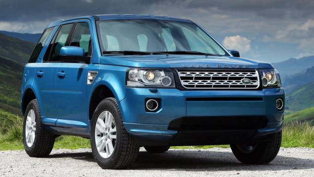 Novo visual, motor 2.0 do Evoque e mudanças no interior marcam a linha 2013 do Freelander | <a href="https://preprod.quatrorodas.abril.com.br/noticias/fabricantes/land-rover-freelander-2013-traz-mudancas-736738.shtml" rel="migration">Leia mais</a> Novo visual, motor 2.0 do Evoque e mudanças no interior marcam a linha 2013 do Freelander | <a href="https://preprod.quatrorodas.abril.com.br/noticias/fabricantes/land-rover-freelander-2013-traz-mudancas-736738.shtml" rel="migration">Leia mais</a>