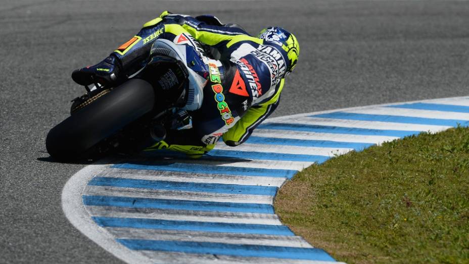 Valentino Rossi ficou com o segundo melhor tempo no último dia em Jerez | <a href="https://preprod.quatrorodas.abril.com.br/moto/noticias/motogp-yamaha-lidera-testes-jerez-737049.shtml" rel="migration">Leia mais</a>