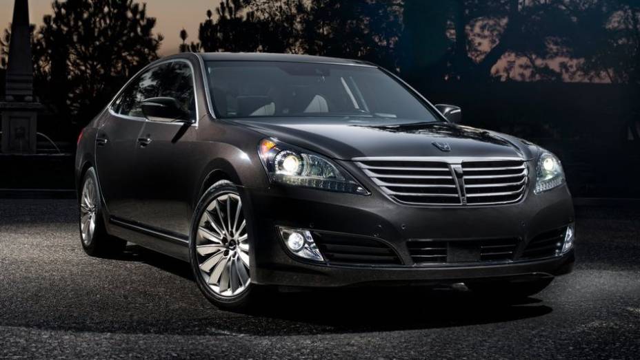 O Hyundai Equus 2014 foi apresentado no Salão de Nova Iorque | <a href="https://preprod.quatrorodas.abril.com.br/saloes/new-york/2013/hyundai-equus-737279.shtml" rel="migration">Leia mais</a>