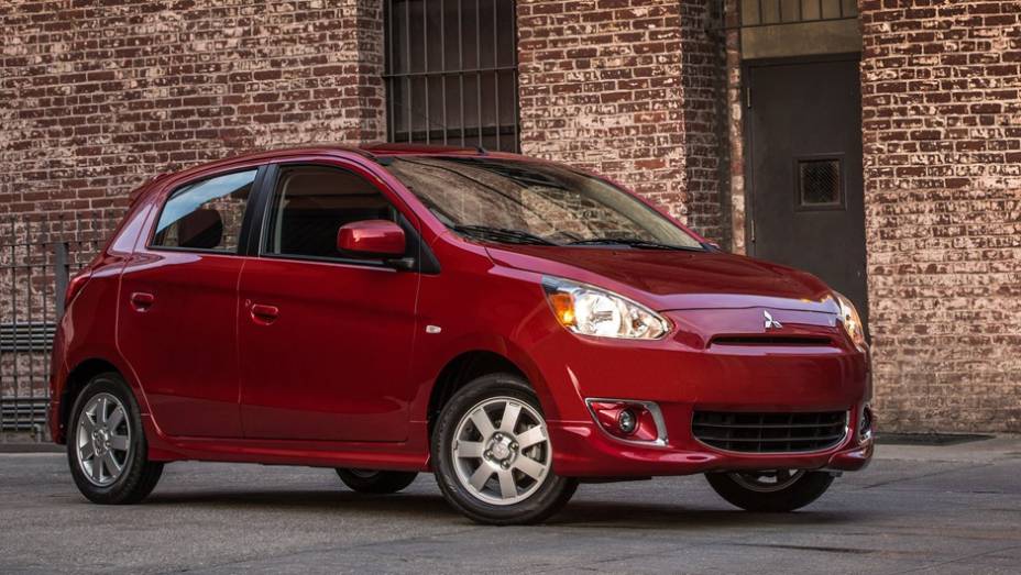 A Mitsubishi revela a versão norte-americana do hatch compacto Mirage (modelo 2014) durante o Salão de Nova Iorque | <a href="%20https://preprod.quatrorodas.abril.com.br/saloes/new-york/2013/mitsubishi-mirage-737029.shtml" rel="migration">Leia mais</a>