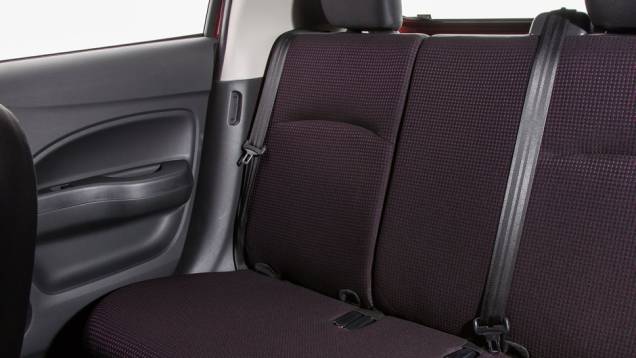 Em termos de conforto e conveniência, vem com climate control automático, vidros e retrovisores elétricos... | <a href="%20https://preprod.quatrorodas.abril.com.br/saloes/new-york/2013/mitsubishi-mirage-737029.shtml" rel="migration">Leia mais</a> Em termos de conforto e conveniência, vem com climate control automático, vidros e retrovisores elétricos... | <a href="%20https://preprod.quatrorodas.abril.com.br/saloes/new-york/2013/mitsubishi-mirage-737029.shtml" rel="migration">Leia mais</a>