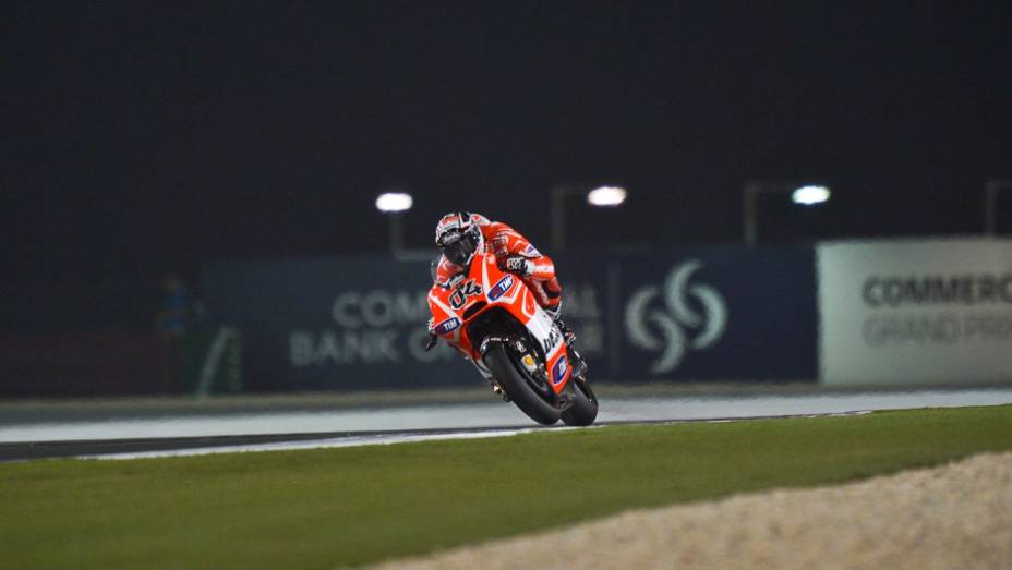 Andrea Dovizioso levou a Ducati para a quarta posição do grid | <a href="https://preprod.quatrorodas.abril.com.br/moto/noticias/motogp-lorenzo-garante-pole-catar-738025.shtml" rel="migration">Leia mais</a> Andrea Dovizioso levou a Ducati para a quarta posição do grid | <a href="https://preprod.quatrorodas.abril.com.br/moto/noticias/motogp-lorenzo-garante-pole-catar-738025.shtml" rel="migration">Leia mais</a>