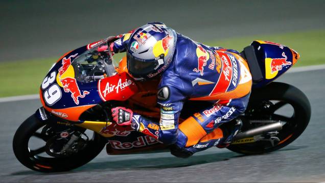 Luis Salom (Red Bull KTM Ajo) fez o melhor tempo e largará na ponta na Moto3 | <a href="https://preprod.quatrorodas.abril.com.br/moto/noticias/motogp-lorenzo-garante-pole-catar-738025.shtml" rel="migration">Leia mais</a> Luis Salom (Red Bull KTM Ajo) fez o melhor tempo e largará na ponta na Moto3 | <a href="https://preprod.quatrorodas.abril.com.br/moto/noticias/motogp-lorenzo-garante-pole-catar-738025.shtml" rel="migration">Leia mais</a>