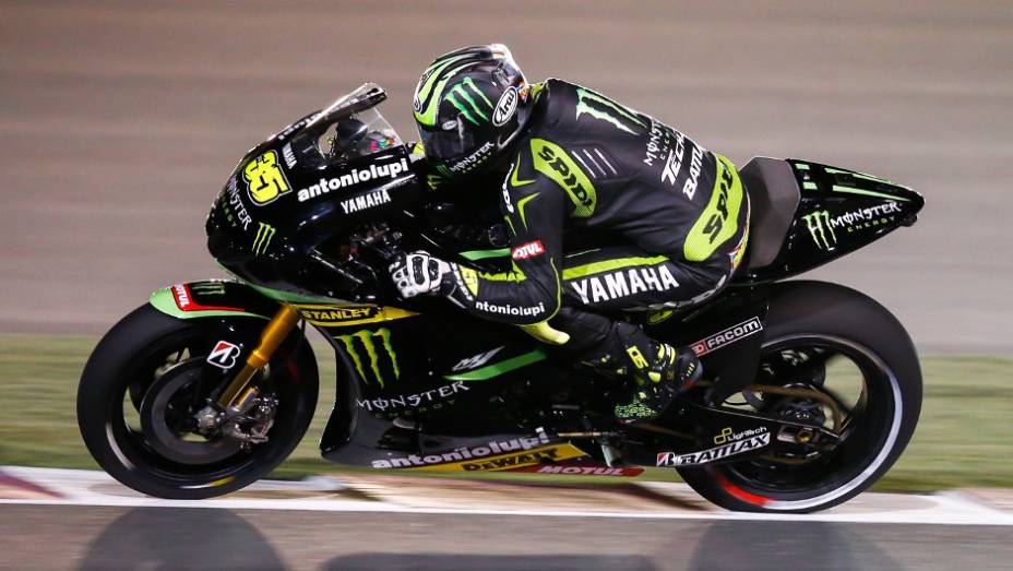 Cal Crutchlow (Monster Yamaha Tech 3) ficou com a quinta colocação | <a href="https://preprod.quatrorodas.abril.com.br/moto/noticias/motogp-jorge-lorenzo-vence-corrida-catar-738020.shtml" rel="migration">Leia mais</a>