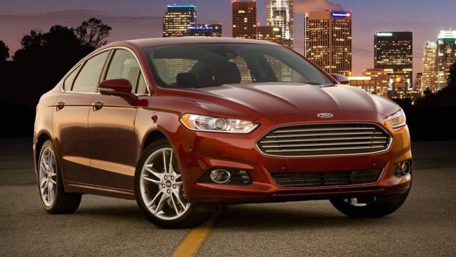 Médios - 2013 Ford Fusion - Preço inicial nos EUA: US$ 21.900 - Preço inicial no Brasil: R$ 92.900 | <a href="https://preprod.quatrorodas.abril.com.br/noticias/mercado/gm-domina-premio-best-cars-for-families-2013-738171.shtml" rel="migration">Leia mais</a>