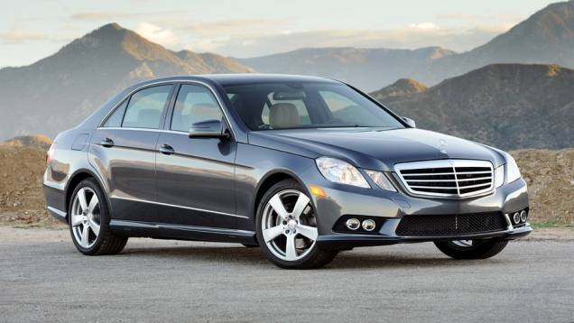 Full-Size de luxo - 2013 Mercedes-Benz E-Class - Preço inicial nos EUA: US$ 51.000 - Preço inicial no Brasil: R$ 238.900 | <a href="%20https://preprod.quatrorodas.abril.com.br/noticias/mercado/gm-domina-premio-best-cars-for-families-2013-738171.shtml" rel="migration">Leia mais</a> Full-Size de luxo - 2013 Mercedes-Benz E-Class - Preço inicial nos EUA: US$ 51.000 - Preço inicial no Brasil: R$ 238.900 | <a href="%20https://preprod.quatrorodas.abril.com.br/noticias/mercado/gm-domina-premio-best-cars-for-families-2013-738171.shtml" rel="migration">Leia mais</a>