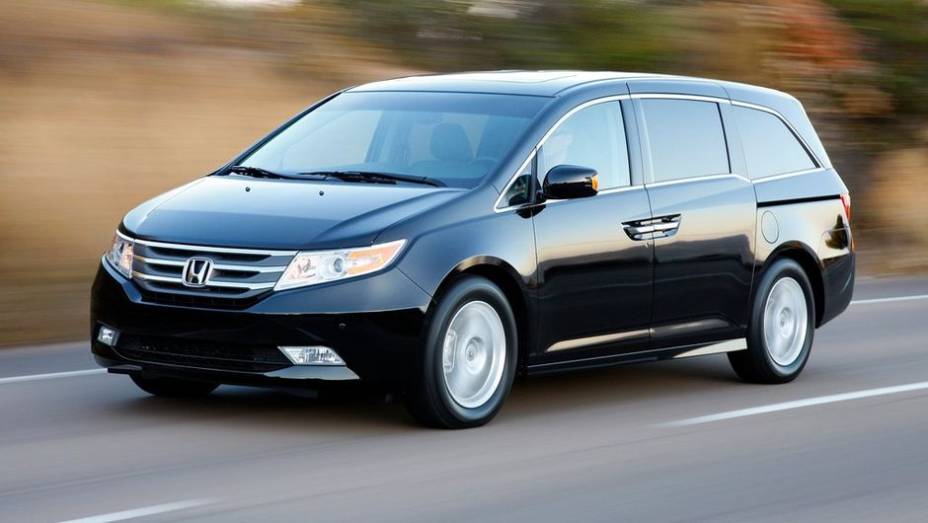 Minivans - 2013 Honda Odyssey - Preço inicial nos EUA: US$ 28.675 - Preço inicial no Brasil: não é vendido | <a href="%20https://preprod.quatrorodas.abril.com.br/noticias/mercado/gm-domina-premio-best-cars-for-families-2013-738171.shtml" rel="migration">Leia mais</a>