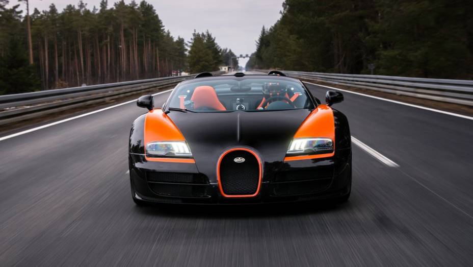 O preço definido pela Bugatti é de € 1,99 milhão | <a href="https://preprod.quatrorodas.abril.com.br/saloes/xangai/2013/bugatti-veyron-grand-sport-vitesse-wrc-edition-738696.shtml" rel="migration">Leia mais</a>