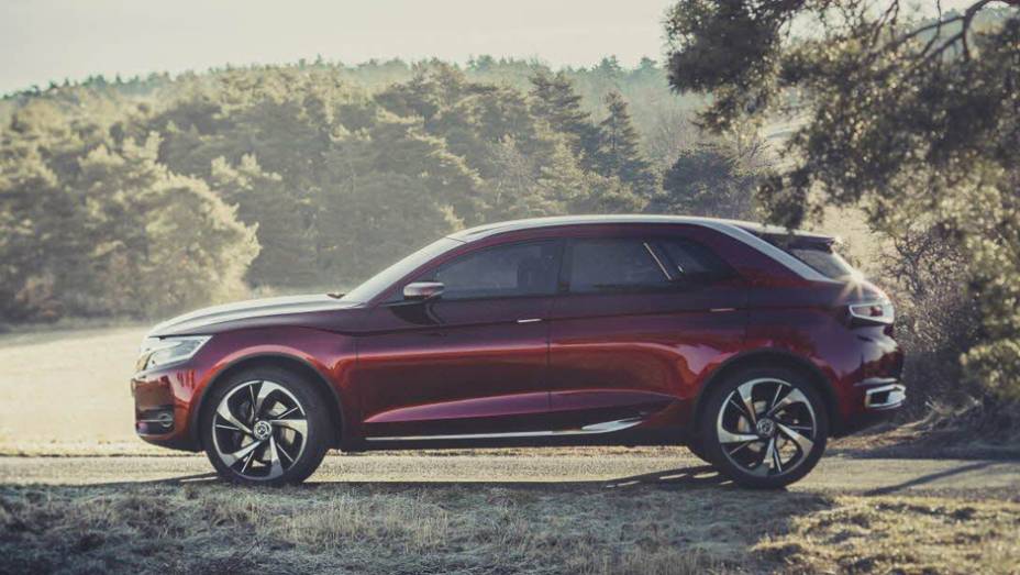 Design moderno está em sintonia com outros modelos da marca | <a href="https://preprod.quatrorodas.abril.com.br/saloes/xangai/2013/citroen-ds-wild-rubis-738701.shtml" rel="migration">Leia mais</a>