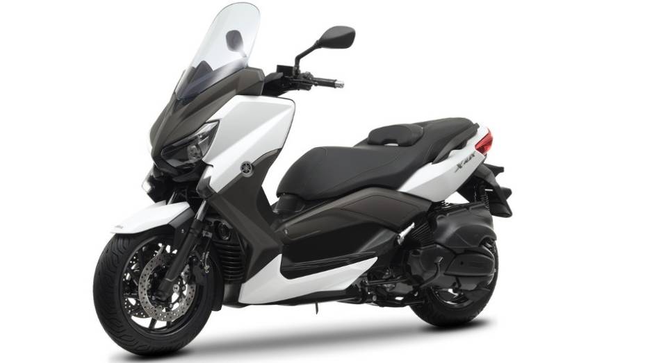 X-Max 400 equipado com um novo motor monocil&iacute;ndrico de quatro tempos de 400 cc, DOHC, quatro v&aacute;lvulas e refrigerado a l&iacute;quido | <a href="%20https://preprod.quatrorodas.abril.com.br/moto/noticias/yamaha-lanca-x-max-400-europa-738761.shtml" rel="migration">Leia mais</a>