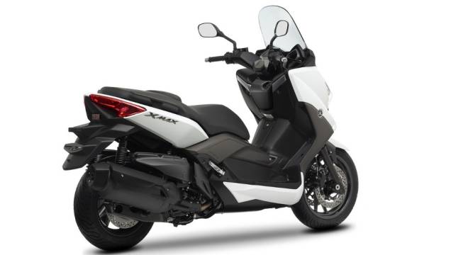 Seu torque máximo é de 3,45 kgf.m a 6.000 rpm | <a href="https://preprod.quatrorodas.abril.com.br/moto/noticias/yamaha-lanca-x-max-400-europa-738761.shtml" rel="migration">Leia mais</a> Seu torque máximo é de 3,45 kgf.m a 6.000 rpm | <a href="https://preprod.quatrorodas.abril.com.br/moto/noticias/yamaha-lanca-x-max-400-europa-738761.shtml" rel="migration">Leia mais</a>