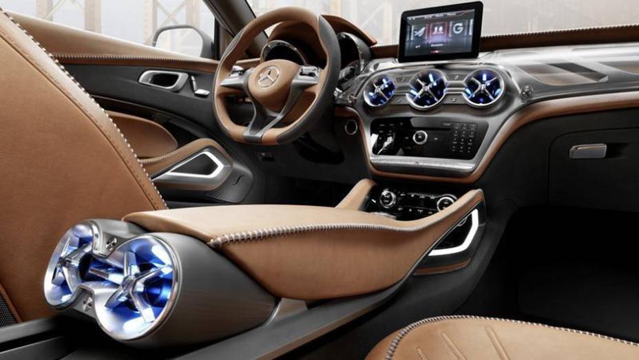 O GLA definitivo ser&aacute; apresentado no Sal&atilde;o de Frankfurt, em setembro | <a href="https://preprod.quatrorodas.abril.com.br/saloes/xangai/2013/mercedes-benz-gla-738831.shtml" rel="migration">Leia mais</a>