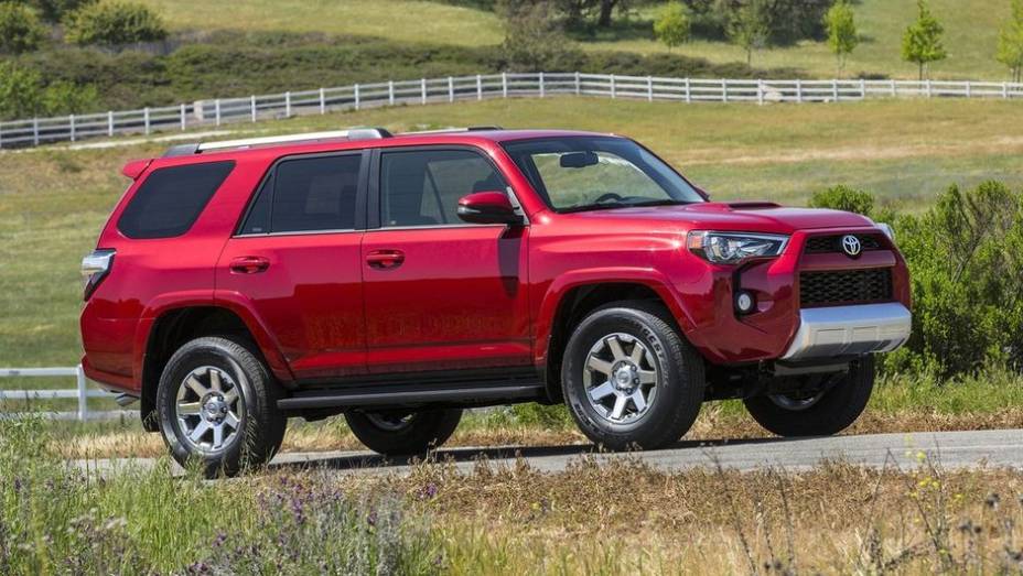 O ve&iacute;culo passou por algumas modifica&ccedil;&otilde;es visuais e tamb&eacute;m conta com novos itens tecnol&oacute;gicos | <a href="%20https://preprod.quatrorodas.abril.com.br/noticias/fabricantes/toyota-revela-novo-4runner-739940.shtml" rel="migration">Leia mais</a>