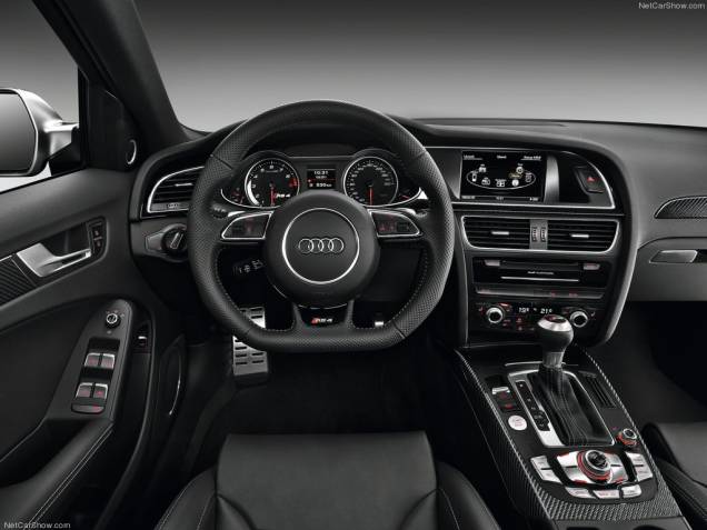 Para tanto, a perua é equipada com motor 4.2 V8, que entrega 450 cavalos de potência e 43,8 kgfm de torque | <a href="%20https://preprod.quatrorodas.abril.com.br/noticias/fabricantes/audi-traz-rs4-avant-ao-brasil-740778.shtml" rel="migration">Leia mais</a> Para tanto, a perua é equipada com motor 4.2 V8, que entrega 450 cavalos de potência e 43,8 kgfm de torque | <a href="%20https://preprod.quatrorodas.abril.com.br/noticias/fabricantes/audi-traz-rs4-avant-ao-brasil-740778.shtml" rel="migration">Leia mais</a>