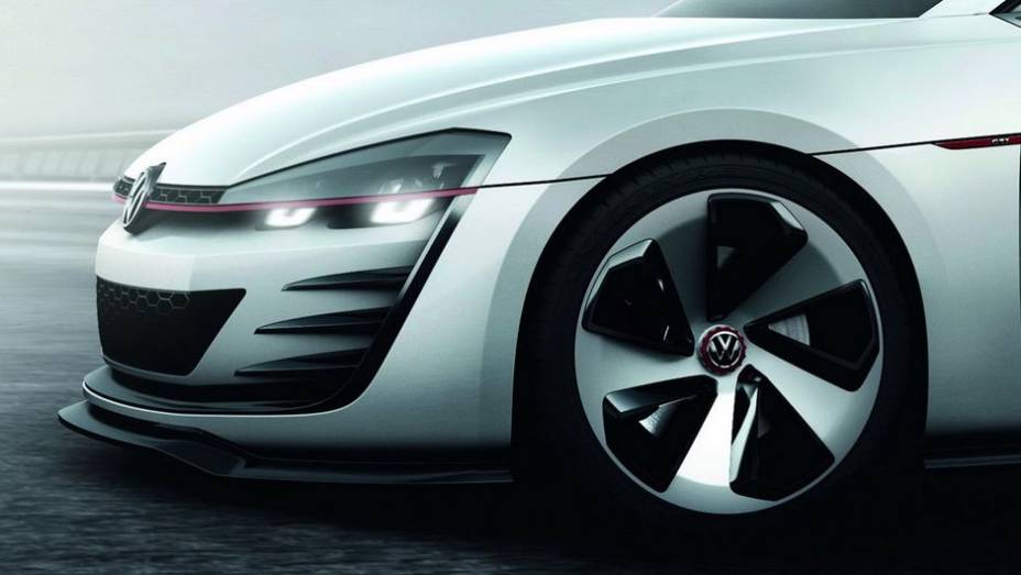 Ele oferece 496 cavalos de pot&ecirc;ncia e 57,1 kgfm de torque | <a href="https://preprod.quatrorodas.abril.com.br/noticias/fabricantes/vw-prepara-golf-design-vision-gti-concept-740746.shtml" rel="migration">Leia mais</a>