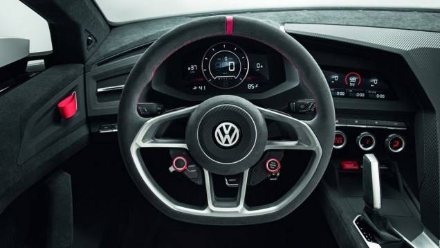 A transmissão é a DSG (dupla embreagem). O Design Vision também conta com rodas de liga-leve de 20 polegadas | <a href="%20https://preprod.quatrorodas.abril.com.br/noticias/fabricantes/vw-prepara-golf-design-vision-gti-concept-740746.shtml" rel="migration">Leia mais</a> A transmissão é a DSG (dupla embreagem). O Design Vision também conta com rodas de liga-leve de 20 polegadas | <a href="%20https://preprod.quatrorodas.abril.com.br/noticias/fabricantes/vw-prepara-golf-design-vision-gti-concept-740746.shtml" rel="migration">Leia mais</a>