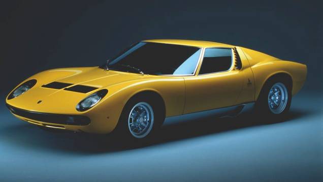 Apresentado no Salão de Genebra de 1966, o Miura foi desenhado por Marcello Gandini, do estúdio Bertone | <a href="%20https://preprod.quatrorodas.abril.com.br/reportagens/classicos/festa-bolonhesa-741081.shtml" rel="migration">Leia mais</a> Apresentado no Salão de Genebra de 1966, o Miura foi desenhado por Marcello Gandini, do estúdio Bertone | <a href="%20https://preprod.quatrorodas.abril.com.br/reportagens/classicos/festa-bolonhesa-741081.shtml" rel="migration">Leia mais</a>
