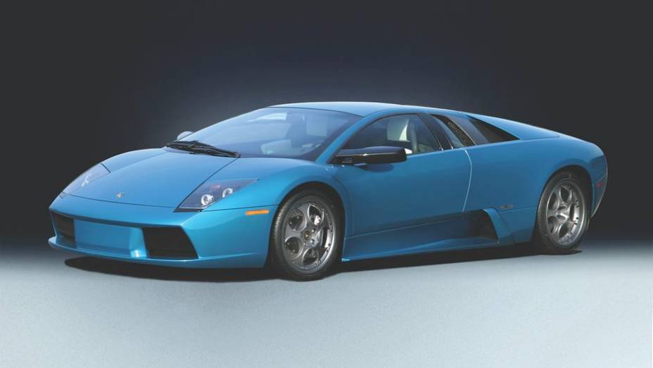 Murciélago 40º 2003 - O Murciélago 40th Anniversary Edition celebrava os 40 anos da Lamborghini, com itens como banco do motorista em couro perfurado | <a href="%20https://preprod.quatrorodas.abril.com.br/reportagens/classicos/festa-bolonhesa-741081.shtml" rel="migration">Leia mais</a>