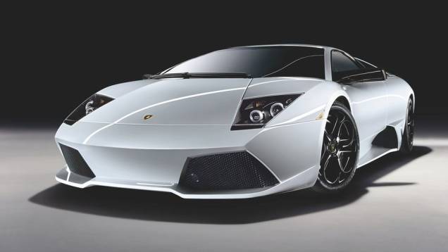 Murciélago LP 640 Versace - Em 2007, um toque de luxo e exclusividade caracterizava essa versão, que trazia duas malas - para um casal - e console revestido em napa | <a href="%20https://preprod.quatrorodas.abril.com.br/reportagens/classicos/festa-bolonhesa-741081.s" rel="migration"></a> Murciélago LP 640 Versace - Em 2007, um toque de luxo e exclusividade caracterizava essa versão, que trazia duas malas - para um casal - e console revestido em napa | <a href="%20https://preprod.quatrorodas.abril.com.br/reportagens/classicos/festa-bolonhesa-741081.s" rel="migration"></a>