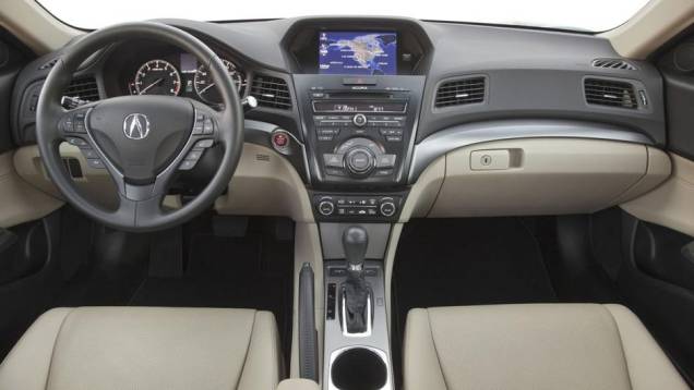 O modelo também ganhou assentos aquecidos, câmera traseira e um novo sistema de áudio | <a href="https://preprod.quatrorodas.abril.com.br/noticias/fabricantes/poucas-mudancas-acura-ilx-2014-apresentado-741280.shtml" rel="migration">Leia mais</a> O modelo também ganhou assentos aquecidos, câmera traseira e um novo sistema de áudio | <a href="https://preprod.quatrorodas.abril.com.br/noticias/fabricantes/poucas-mudancas-acura-ilx-2014-apresentado-741280.shtml" rel="migration">Leia mais</a>