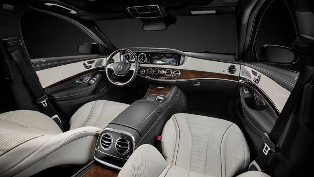 Por dentro, de acordo com a montadora, foram usados materiais de qualidade superior | <a href="https://preprod.quatrorodas.abril.com.br/noticias/fabricantes/mercedes-benz-revela-classe-s-2014-741437.shtml" rel="migration">Leia mais</a> Por dentro, de acordo com a montadora, foram usados materiais de qualidade superior | <a href="https://preprod.quatrorodas.abril.com.br/noticias/fabricantes/mercedes-benz-revela-classe-s-2014-741437.shtml" rel="migration">Leia mais</a>