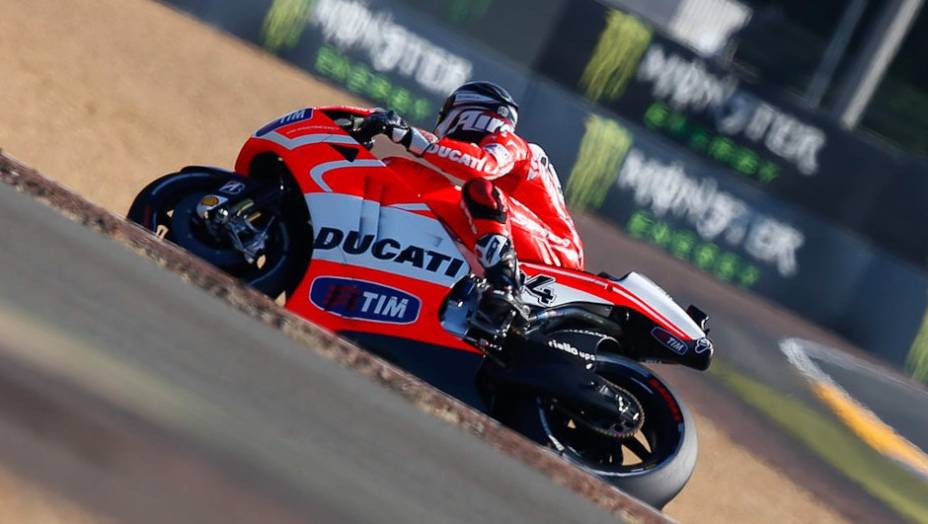 Andrea Dovizioso (Ducati Team) foi a surpresa deste sábado, ficando com o terceiro melhor tempo | <a href="%20https://preprod.quatrorodas.abril.com.br/moto/noticias/motogp-marquez-conquista-pole-le-mans-741738.shtml" rel="migration">Leia mais</a>