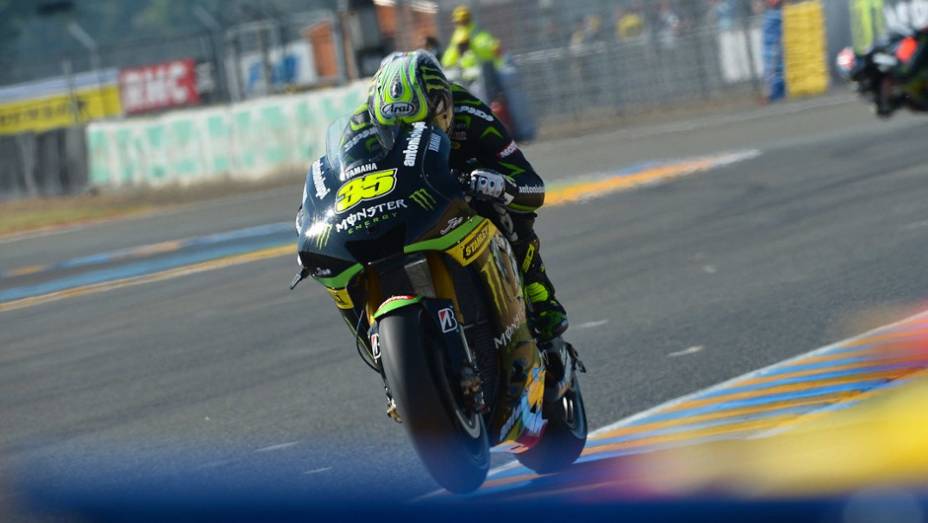 Cal Crutchlow (Monster Yamaha Tech 3) ficou com o quarto tempo | <a href="https://preprod.quatrorodas.abril.com.br/moto/noticias/motogp-marquez-conquista-pole-le-mans-741738.shtml" rel="migration">Leia mais</a>