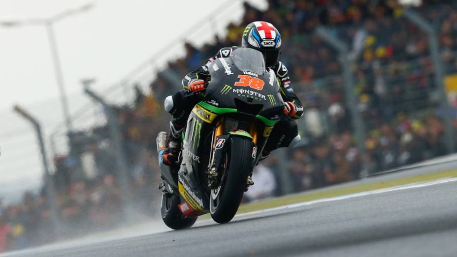 Bradley Smith (Monster Yamaha Tech 3) ficou em nono | <a href="https://preprod.quatrorodas.abril.com.br/moto/noticias/motogp-pedrosa-vence-corrida-le-mans-741797.shtml" rel="migration">Leia mais</a>