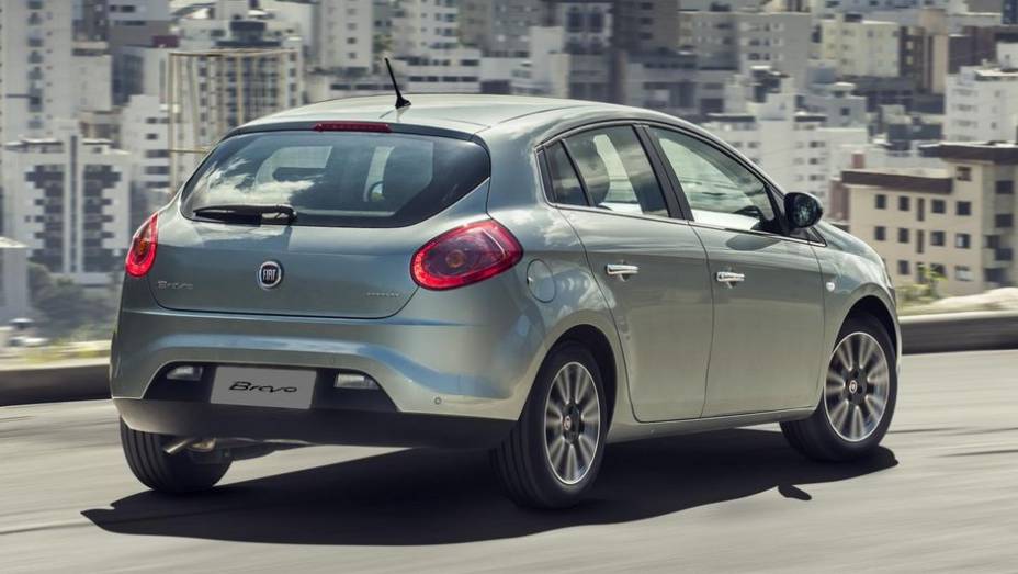 A vers&atilde;o Essence ganha rodas de liga-leve de 16 polegadas como item de s&eacute;rie e novos tecidos | <a href="%20https://preprod.quatrorodas.abril.com.br/noticias/fabricantes/fiat-apresenta-bravo-2014-742103.shtml" rel="migration">Leia mais</a>